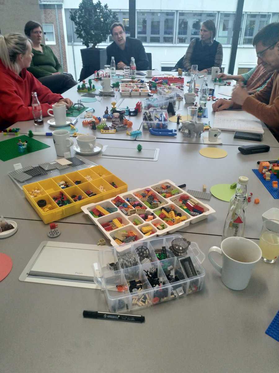 Eine spannende Methode zur Strategie - Lösungsentwicklung - LegoSerious Play. Ein spannender Workshop vom #Mittelstand4.0.