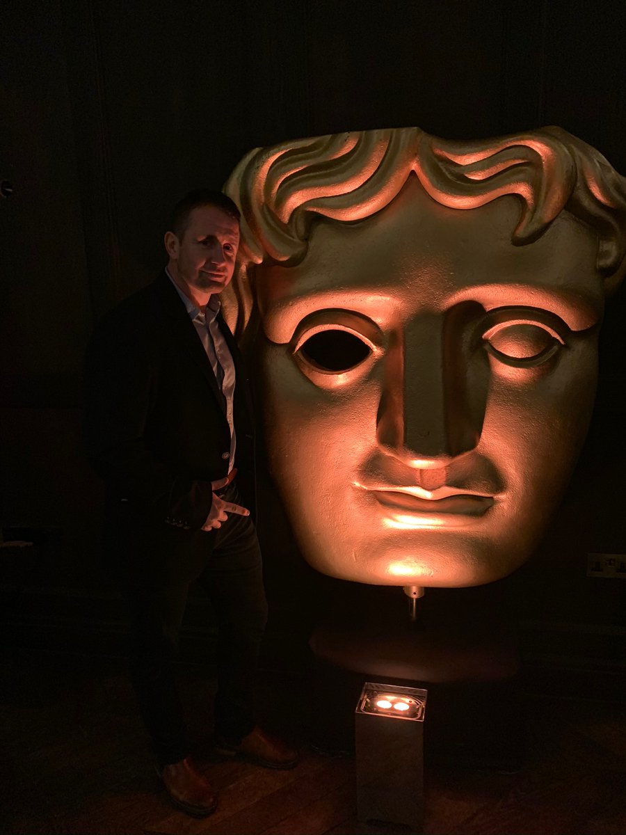 ShaneWilliams11's tweet photo. Lovely chat with with @carolvorders at @BAFTACymru always a pleasure to catch up with a fellow has been #stephjones 😜 Best of luck Wayne and the @WelshRugbyUnion boys tomorrow. https://t.co/cbOGQj19gn