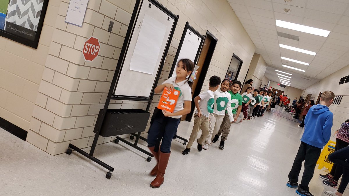 NHFineArtsMag's tweet photo. Book characters on parade
#crenshawcomets
#channelview https://t.co/21HoVCwpiA