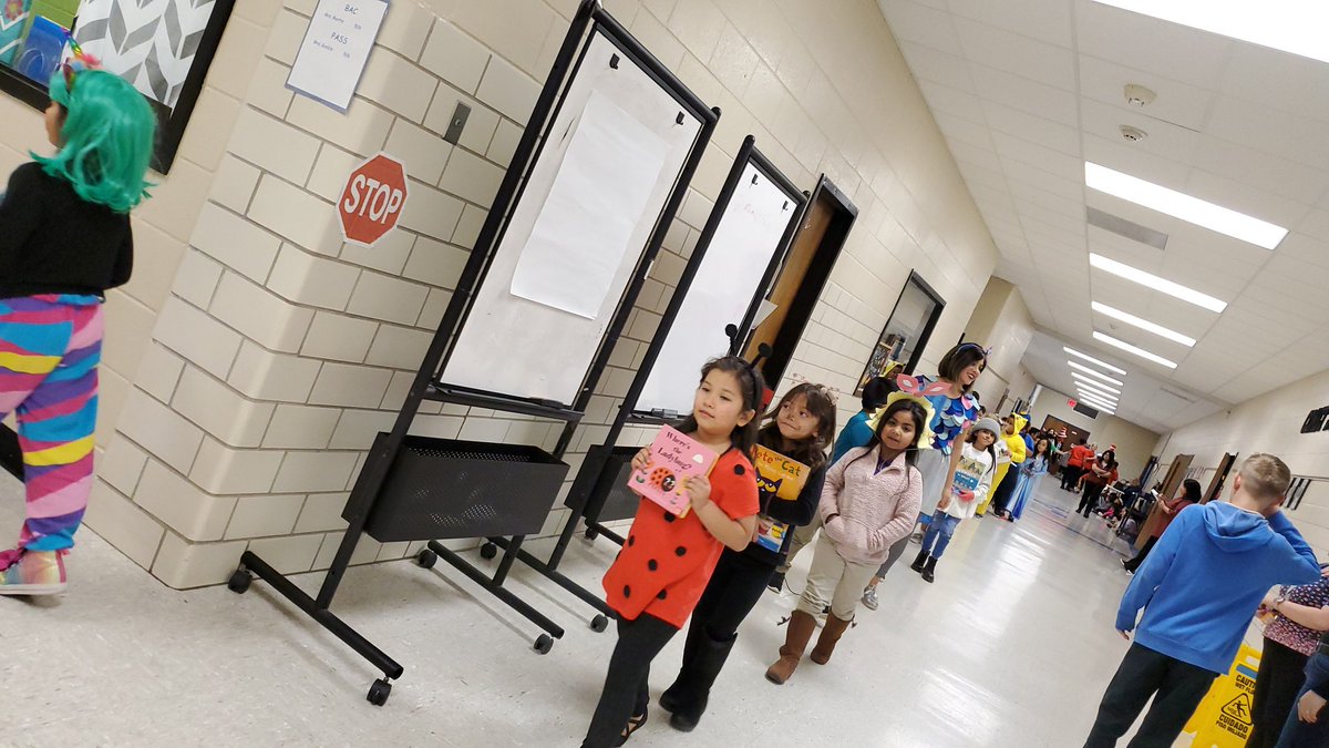 NHFineArtsMag's tweet photo. Book characters on parade
#crenshawcomets
#channelview https://t.co/21HoVCwpiA