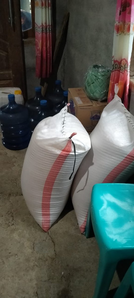 nasdembolmong's tweet photo. DPD Partai Nasdem Kab. Bolaang Mongondow mendirikan Posko Bencana & Dapur Umum bagi masyarakat yang terkena dampak bencana banjir bandang. Instruksi langsung oleh ketua DPD Sukron Mamonto bahwa Partai Nasdem berbagi dan selalu dekat dengan rakyat.
@NasDem #antimahar #dprbolmong https://t.co/0fYIO5m7uc