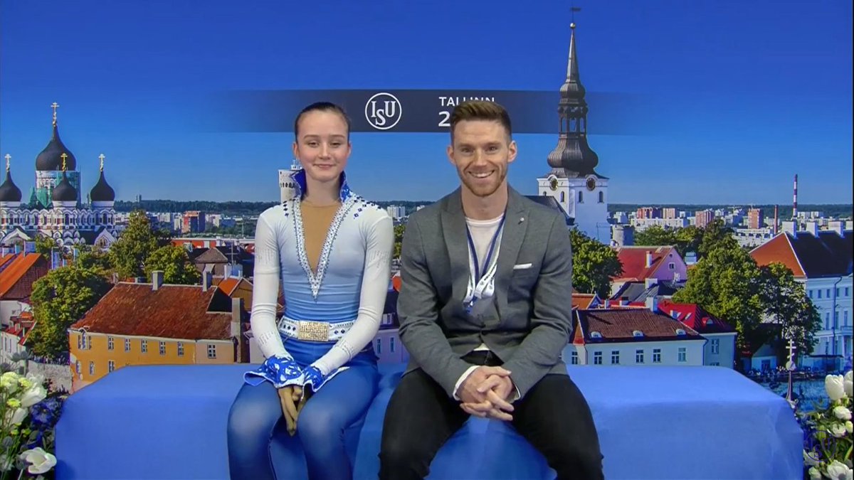 Huriye's tweet photo. Firstly, what a costume!😎Tall, elegant #ElenaKomova, (who you may remember from @cbbc #IceStars) 14, making her #WorldJFigure debut did really well, 1Loop, but landed 3Sal+2Toe combo, 2A, great Spins, her all round skating has improved hugely through this season! SP 39.11 🇬🇧👏 https://t.co/GTVyHgNfef