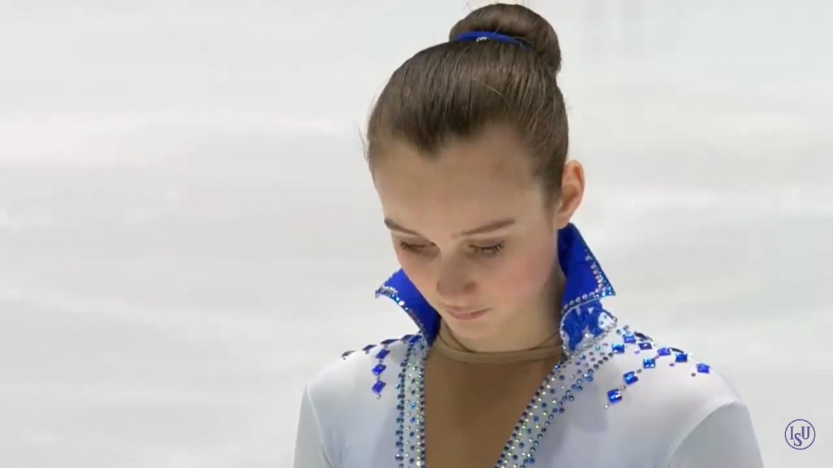 Huriye's tweet photo. Firstly, what a costume!😎Tall, elegant #ElenaKomova, (who you may remember from @cbbc #IceStars) 14, making her #WorldJFigure debut did really well, 1Loop, but landed 3Sal+2Toe combo, 2A, great Spins, her all round skating has improved hugely through this season! SP 39.11 🇬🇧👏 https://t.co/GTVyHgNfef