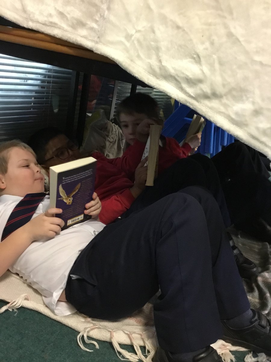 Y3GUPS's tweet photo. We are loving our reading dens for World Book Day in 3LW! Diolch yn fawr Miss Morton for helping create these spaces. #WorldBookDay2020 #GUPSLLC #welovereading https://t.co/ngaNqMMowG