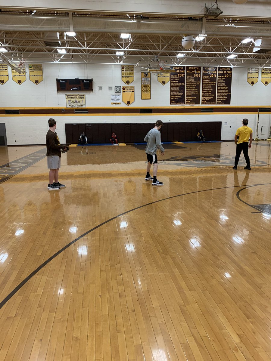 While you were sleeping the bears got their first workout in. Great work fellas! #riseandgrind #5ams #tradition #workhardeveryday