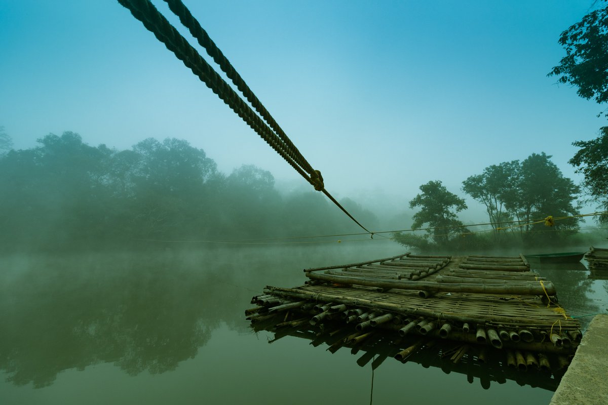 KeralaTourism's tweet photo. Kuruva Island in Wayanad is a haven for trekking enthusiasts. Discover some of the most beautiful nature trails and perfect picnic spots. Also, try river rafting while enjoying the enchanting beauty of the island. https://t.co/w1k1Ls2pTL