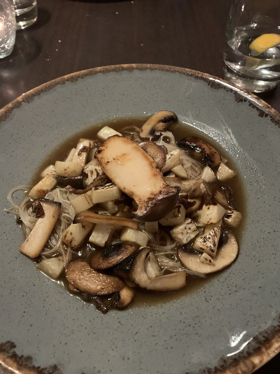 jane_kjane's tweet photo. Awesome dinner last night #MittonHall https://t.co/lxIfY7WRYl