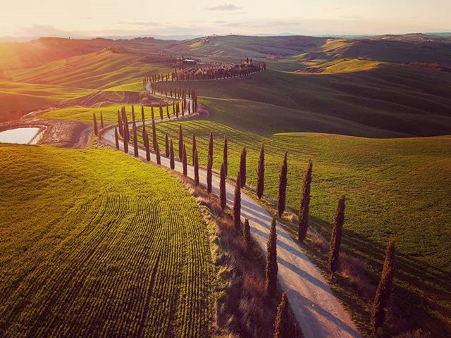 Un paesaggio incantato immortalato da @billokko nella splendida cornice delle @visitcretesenesi
Bellissimo punto di vista Simone!!
.
.
.
.
.
#igersitalia #igerstoscana #igerssiena #italia #italy #toscana #tuscany #visittuscany #instatuscany #discovertusc… ift.tt/2PU75mF