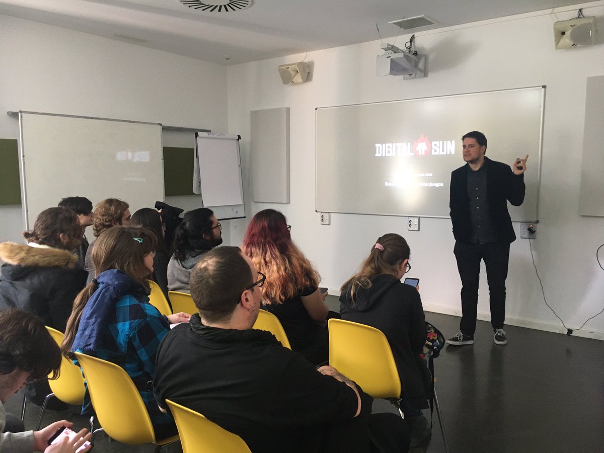 fernandocarrion's tweet photo. Muy útiles las sesiones #JobWorkshops impartidas por @carlespons de @nospoonlab y @_javiergimenez_ de @DigitalSunGames, junto a otros profesionales del sector del #videojuego para explicar sus consejos para acceder al mercado laboral | #ValenciaIndieSummit #videojuegos #Valencia https://t.co/jR9fPTMvY1