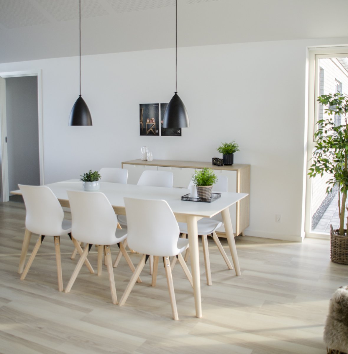 Sofactory_fr's tweet photo. Toujours dans l'ambiance Scandinave qu'on aime tant ! 😍
Vous aimez les intérieurs clairs, très épurés ? Ou vous préférez une touche de couleur et de folie ? 😉

On attend votre avis ! https://t.co/CqXQXBEwD2