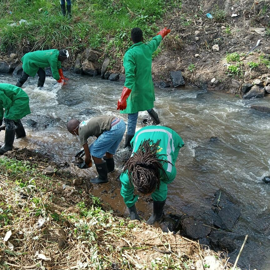 Consumers_Kenya's tweet photo. This Sunday will be our week 9 of #MbagathiriverCleanUp. Time is 8am to 1pm, meeting point; Masai Lodge Stage-Ongata Rongai. Please find time to join us keep Mbagathi River breathing. @gp_kenyagroup @unep @NETFUNDkenya @ntsa_kenya @NemaKenya @Environment_Ke #CleanUpWeek9 https://t.co/d1lc29foA2