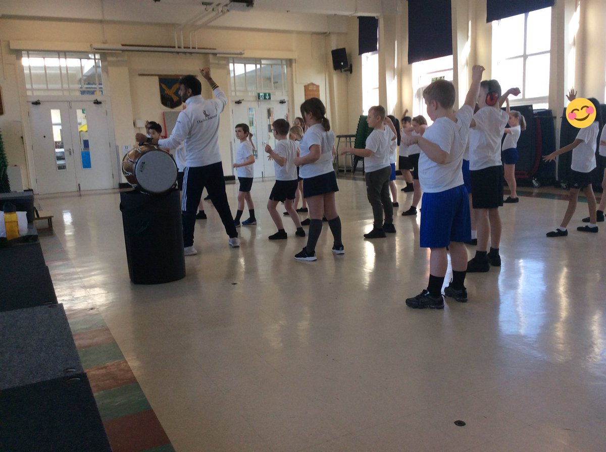 HollyfieldPri's tweet photo. Wow! What a treat Year 4 have had this morning! #lovingthedrums #danceisfun #checkoutourmoves @NachdaSansaar https://t.co/1TcQtc59Hn