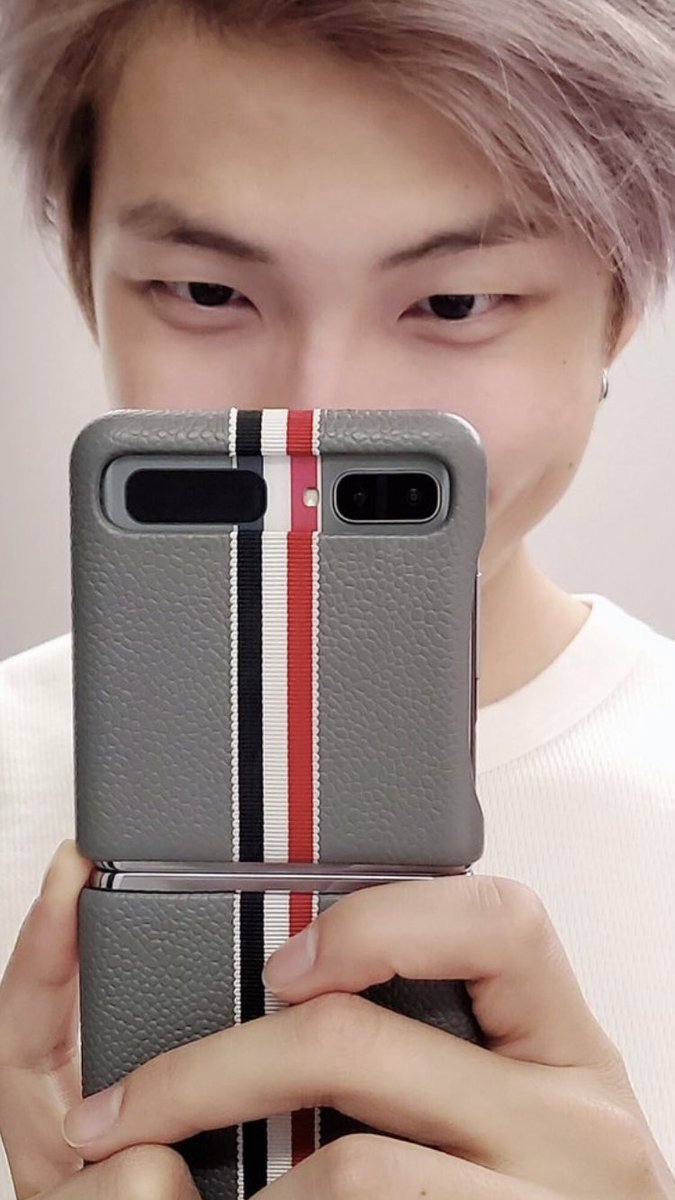 he has matching earbuds and phone case 😔🥺