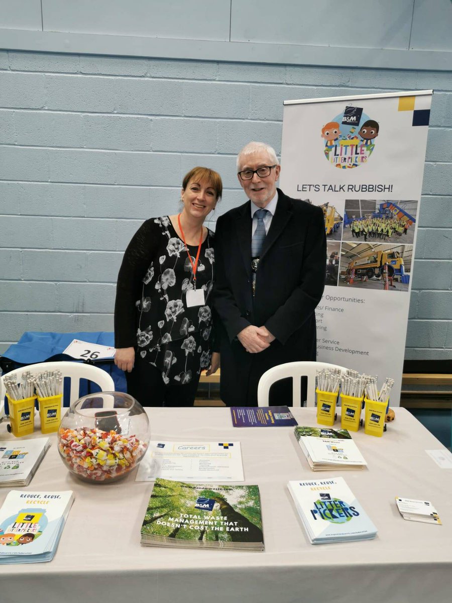 bandmwaste's tweet photo. We had a brilliant day yesterday at the @YoungChamberWCC Skills Show at @TheHiveYZ. Here is our Maria with the Mayor of Wirral.
https://t.co/e7o16xqsau
#WYCSkillsShow #NCW2020 @Wirral_Chamber https://t.co/w4hDVZ4xi6