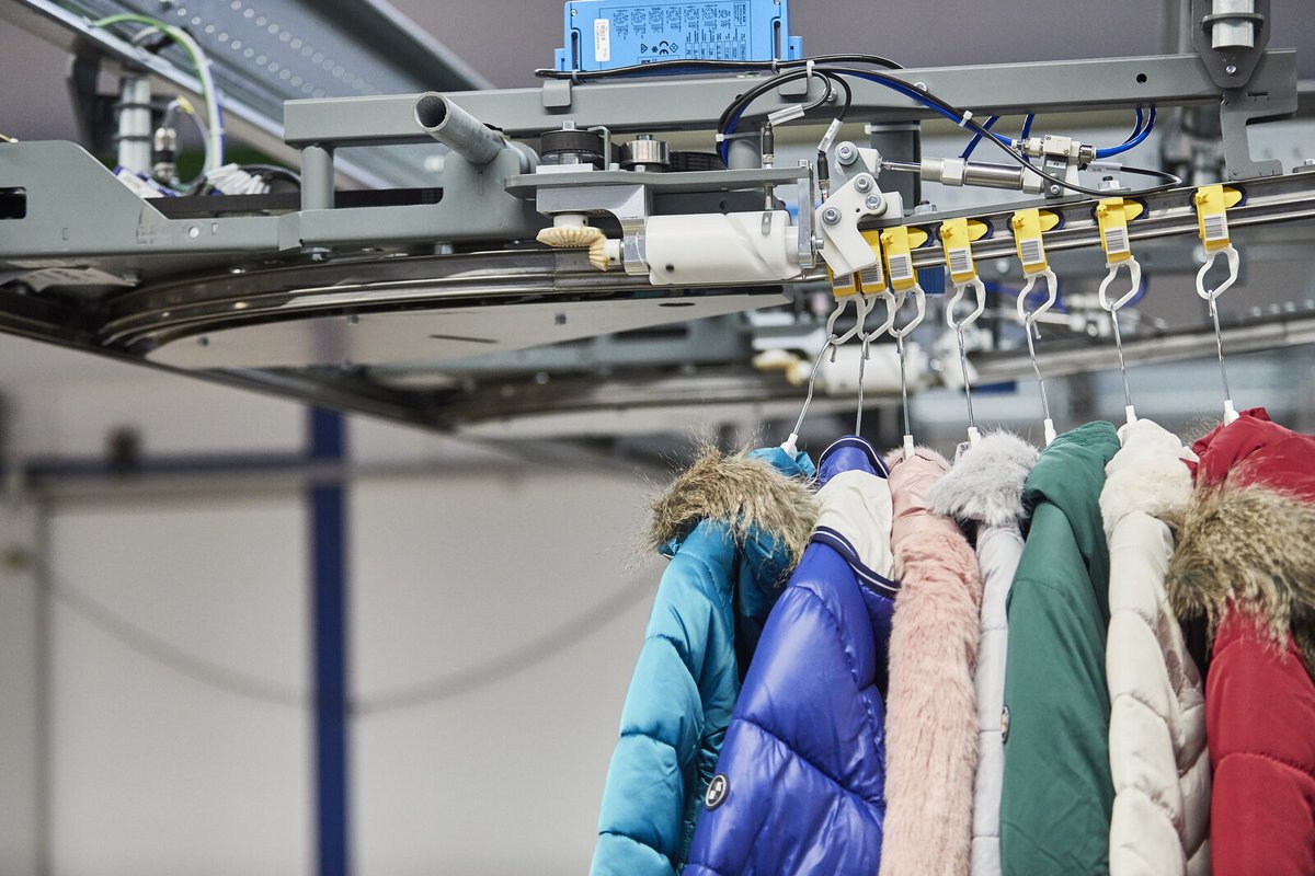 FeragUK's tweet photo. Benefits of Skyfall:
✔️Increased efficiency in material flow
✔️Achieve high availability of goods and merchandise
✔️Scalable solutions, simple extensible
✔️Flexible adaptation to the application
✔️Energy-efficient technology thanks to rolling friction &amp; use of gravity https://t.co/r4QlR1agaP