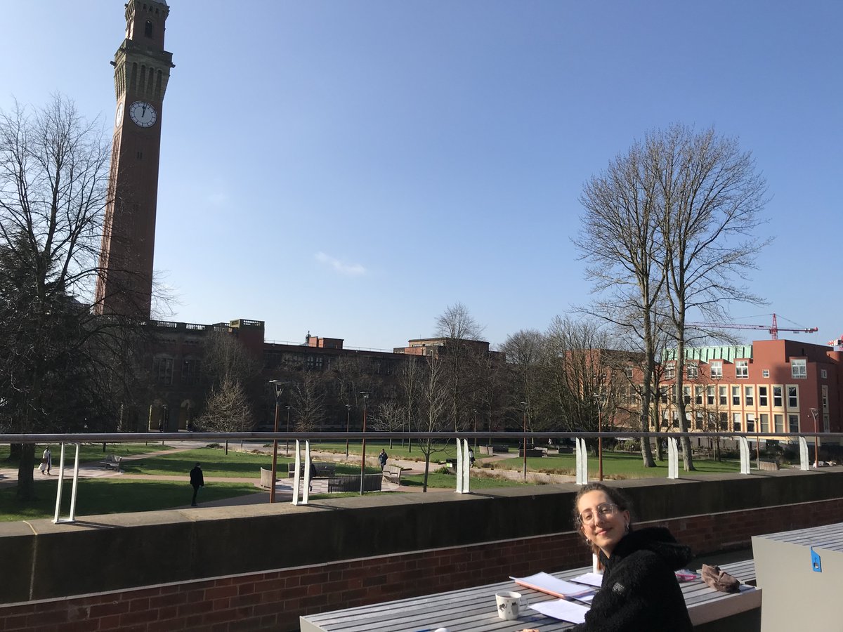 UobCatalan's tweet photo. Avui, a la @unibirmingham, ens hem declarat fans del sol i dels diftongs i els hiats! #sobretotdelsdecreixents #fansdelsol #XarxaLlull☀️@IRLlull @ElisendaMarcer @OquesGrasses https://t.co/qjR28vDMQP