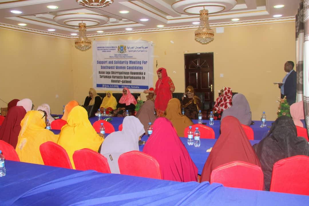 mfhrdso's tweet photo. The delegation led by @MwomenHRD's Deputy Minister Samra Ibrahim met 25 women candidates in #Beidoa #Southwest. During the function, federal women MPs, senators and CSOs gave motivating speeches to show solidarity and support to the candidates. #Diinsoor can be replicated again https://t.co/PrWggshGFz