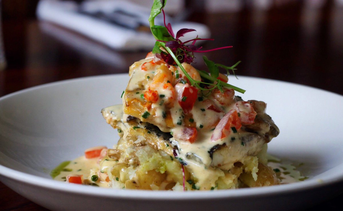 Fish Fridays at The Fox &amp; Goose! Whether it’s our delicious Salmon &amp; Sea bass with crushed new potatoes and prawn-crayfish veloute sauce or our classic Beer Battered Haddock &amp; triple cooked chips - we’ve got all bases covered! 🐟🍟