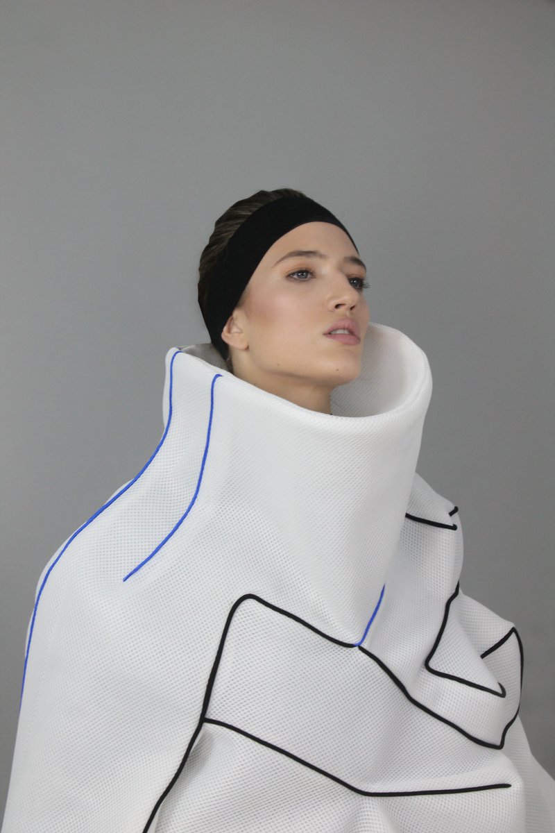 Modelo: Elisa Yrezabal
Fotógrafo: Álvaro Villanueva
diseñadora: Eva Iszoro