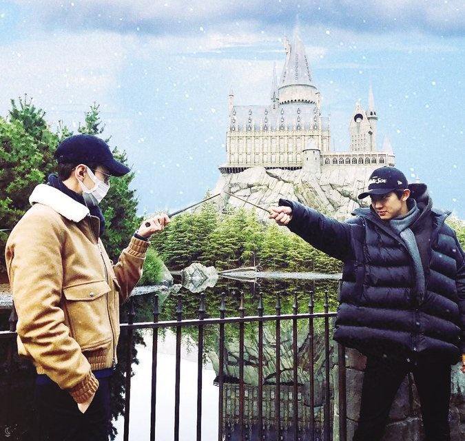 Chanhunsc's tweet photo. I love how low-key chanhun on stage but off stage they are always together #chanhun #chanse #찬열 #세훈  #chanhun #EXO_SC #SEHUN #CHANYEOL https://t.co/CgpKtJmlKV