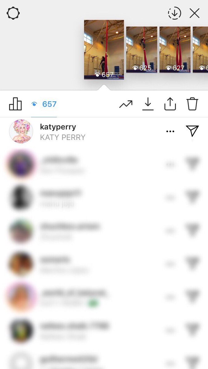 saraw38's tweet photo. I’M DEAD 🙃
#NeverWornWhite @katyperry https://t.co/CC9XXYc1uT