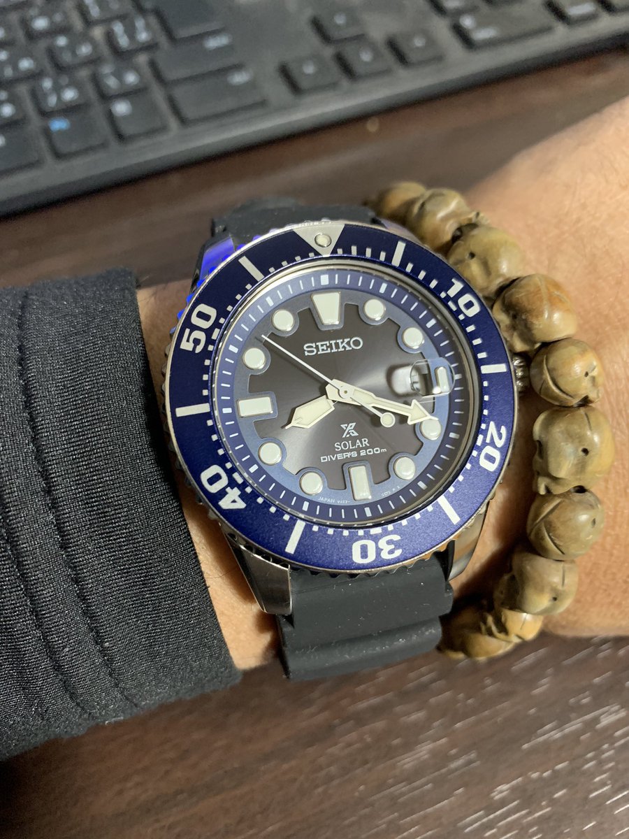 SEIKO PROSPEX SBDJ019 ソーラー式の 200mダイバーズウォッチ ネイビー