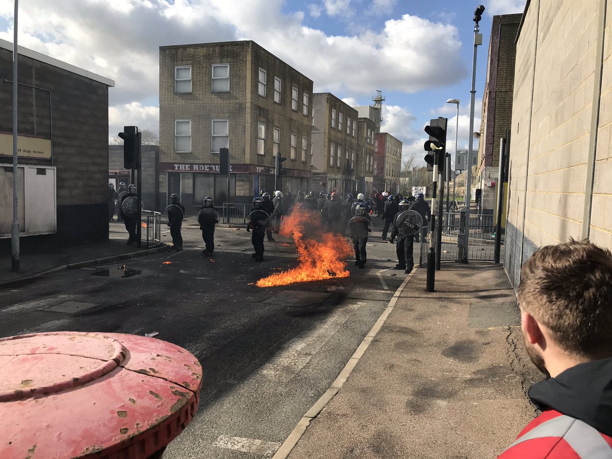 MattTwistMPS's tweet photo. More excellent work at public order training today. Excellent joint effort from @metpoliceuk & @BTP students & instructors! Great resilience & effort! Well done 👍 https://t.co/5HO7PAtUW2