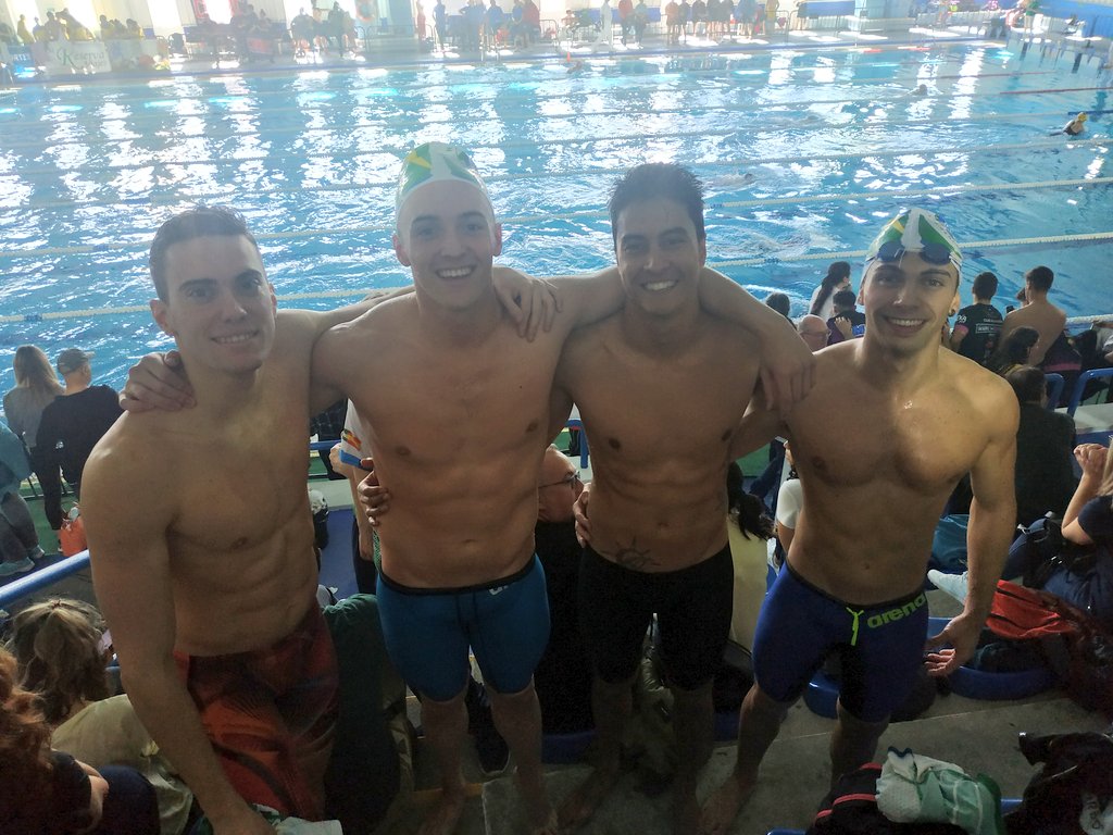 ¡CAMPEONES de ANDALUCÍA nuestros chicos del 4x100 Estilos!.

Han nadado <a href="/ManuelJesusCan3/">Cantos</a> <a href="/Vitter46/">Victor Balaguer</a> <a href="/Fco_Saul98/">SaúL GiL</a> y <a href="/rafagarcia__99/">Rafa</a> 

¡Bien EQUIPO, bien! 👏👏👏

#SentirYVivirComoUnNadador
#CtoAndInv