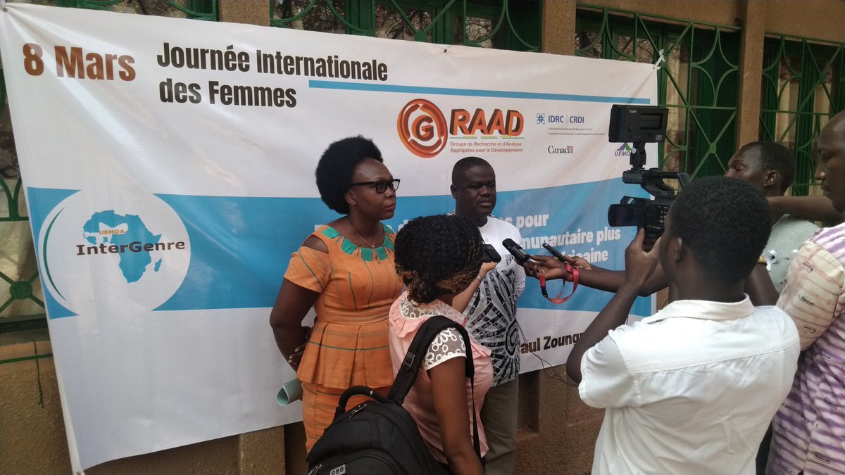 intergenre's tweet photo. "L’idée de la journée de partage et d'échanges est de permettre à des femmes entrepreneures de partager leurs expériences avec la jeune génération sur les questions d’entrepreneuriat féminin", Dr Lankoandé @SE_LGD https://t.co/CRSH9hut76 @GRAAD_Burkina #Repenserle8Mars #Burkina https://t.co/4Q8uBzh3Ga