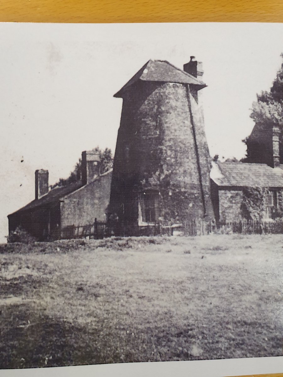 DudleyNorthWMP's tweet photo. Coseley residents coffee morning. Learning lots about the history of the area and meeting some lovely people.
Can you guess where these old photos were taken?
#communityengagemnt https://t.co/fqPKjYYE54