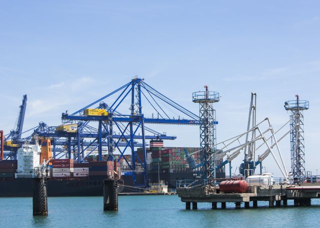 GreenPortBiz's tweet photo. A planned cruise and ferry terminal at the #PortofValencia must allow docked ships to connect to #shoresidepower plus have photovoltaic solar panels on all roofs and decks and employ measures to cut #emissions @AutPortValencia https://t.co/dcEx7cGnrk https://t.co/yQtczFGL7U
