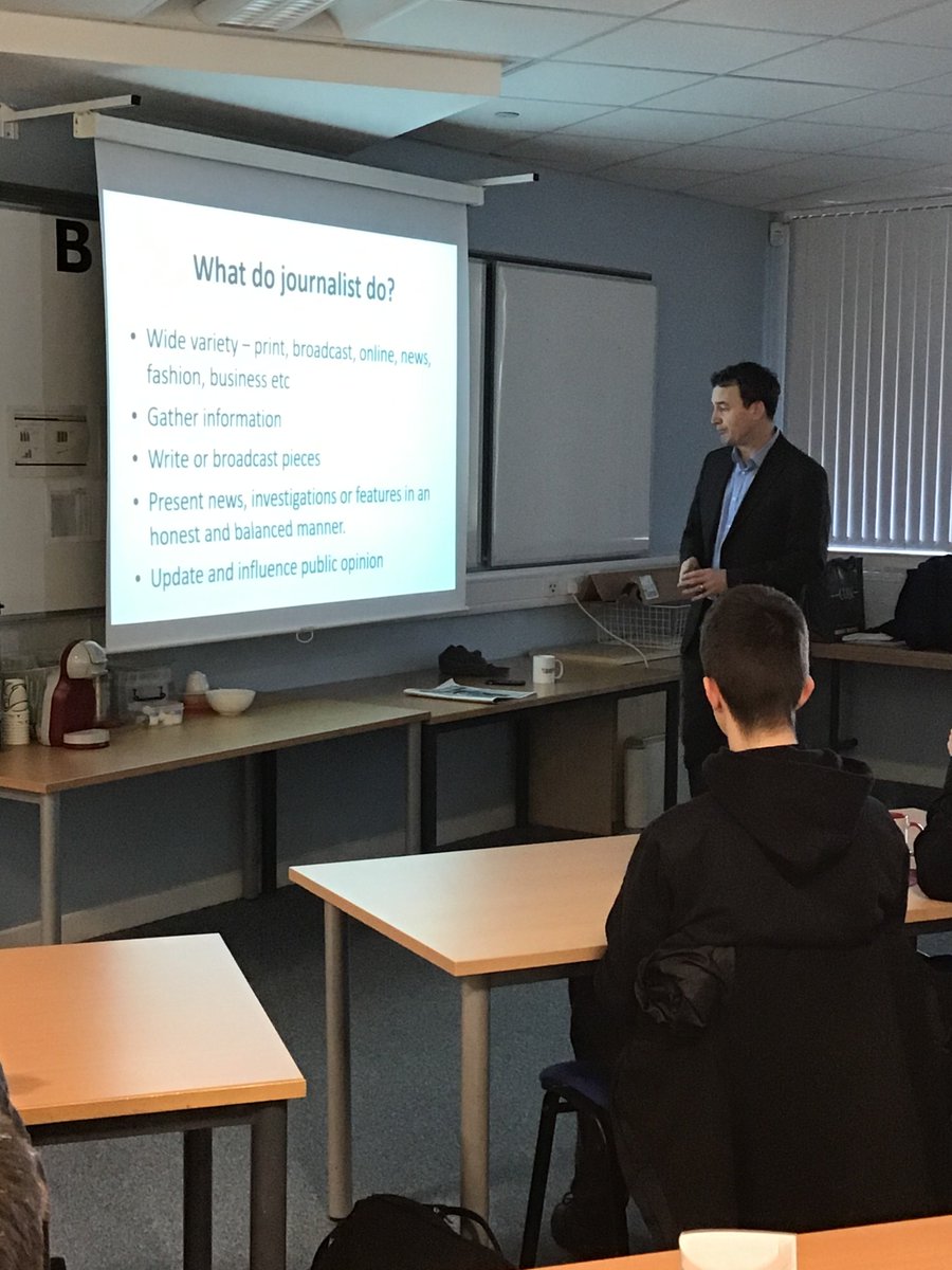 Some keen students at the BroWorks Breakfast this morning learning all about jobs in Journalism <a href="/magnusllewellin/">Magnus Llewellin</a> @thetimesscot #brilliantbroughton