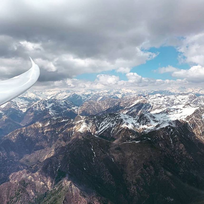 RMG_PR's tweet photo. When our guests, staying Casetta delle Palme, have come over from Switzerland especially to film these airborne views, and send you a pic from the window of their glider plane.... I am transported. Weightless. Beautiful. #ViewFromThePlane #FridayGetaway #RMGPRTravelTales https://t.co/pJiLtM1Bs3