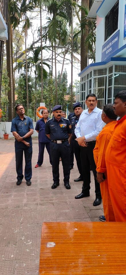 seaexplorersins's tweet photo. Shri Manoj Kumar Yadav, Deputy Inspector General (Trg), NDRF along with Shri. Nishit Upadhyay, Commandant, 2ndBNNDRF Kolkata, visited the Institute on 3rd March 2020 for inspection of the training of the Disaster Management (Flood Rescue) training course of the Institute https://t.co/OYf4A1uMRa