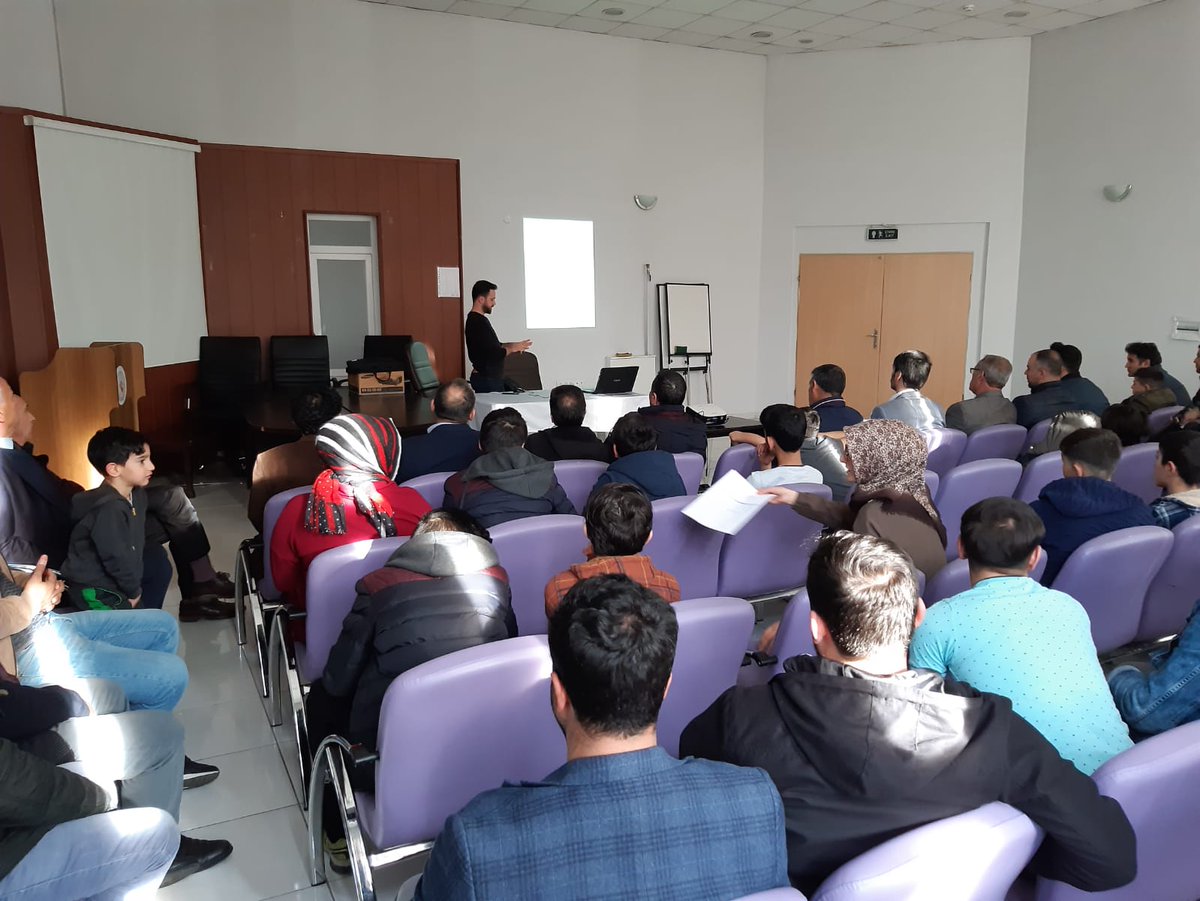 Bingöl Valiliği 2023 Vizyonu çerçevesinde,İl müdürlüğümüze bağlı,Çocuk Evleri Sitesi ve Çocuk Evleri Koordinasyon Merkezinde Corona Virüsle ilgilli eğitim semineri düzenlendi.<a href="/ailevecalisma/">Cshabakanligi</a> <a href="/ZehraZumrutS/">Zehra Zümrüt Selçuk</a> @CocukHizGM <a href="/selahattinguven/">Selahattin Güven</a>  <a href="/bingolvaliligi/">T.C. Bingöl Valiliği</a> <a href="/MehmeteminCaka1/">Mehmet Emin ÇAKAN</a> <a href="/2023Bingol/">2023 Bingöl Vizyonu</a>