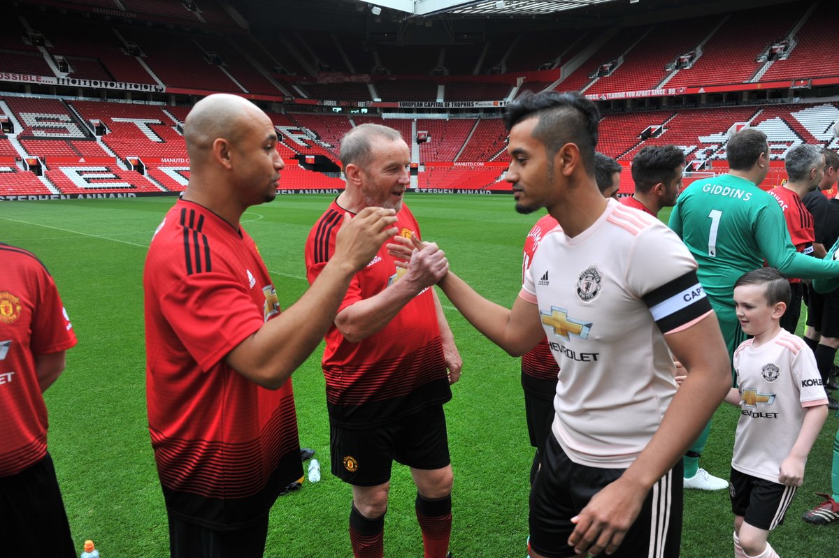 FootballAid's tweet photo. ποΈ MAN UTD DATE CONFIRMEDποΈ
π΄βͺοΈ The #FootballAid20 game at Old Trafford will be on Sat 16th May!
β½οΈ Pull on your #MUFC kit & #LiveTheDream!
βοΈ 1 x Last 45min Position Available Here π https://t.co/6G2MMLzhAM
β€οΈ Raising #charity funds for @MU_Foundation https://t.co/DrGoHbsZFH