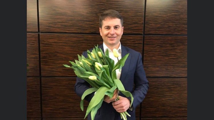 deptorg's tweet image. Дорогие женщины! Наши милые, любимые и самые лучшие!

От всей души поздравляю вас с праздником! Пусть весна будет не только на улице, за окном, а в вашей душе, пусть настроение поднимают приятные слова и события, пусть радуют близкие, друзья, коллеги!

Ваш Алексей Немерюк