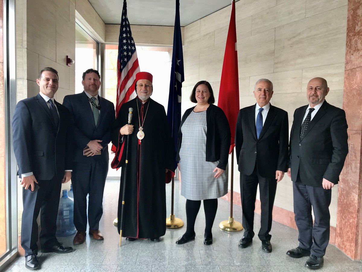 USConsIstanbul's tweet image. #BKDarnell, Süryani cemaati hakkında daha fazla bilgi almak ve uluslararası #diniözgürlükler konusunu ele almak üzere Metropolit Yusuf Çetin’i ve cemaat liderlerini İstanbul Başkonsolosluğunda ağırladı.