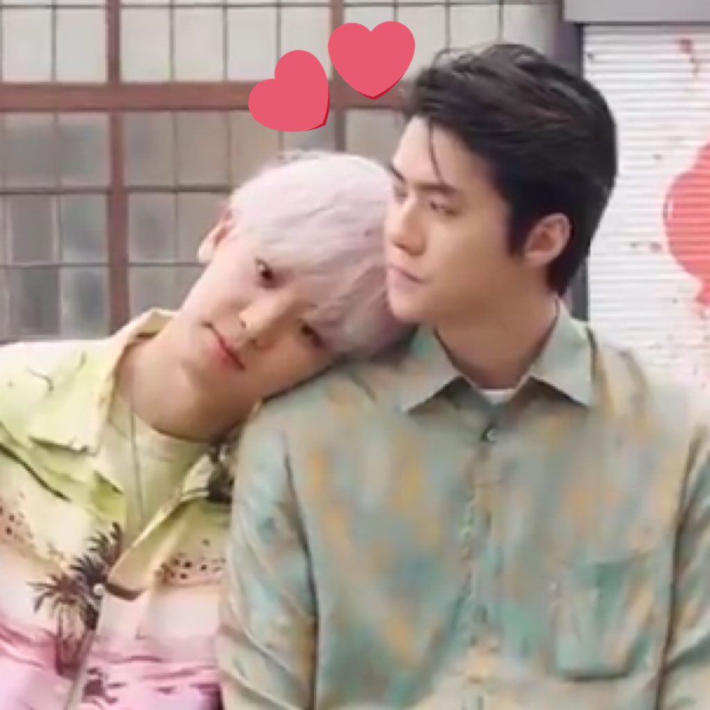 Chanhunsc's tweet photo. 🥺❤🥺❤🥺❤

#chanhun #Sechan #EXO_SC #SEHUN #CHANYEOL #EXO https://t.co/8FX0SBq3Mt