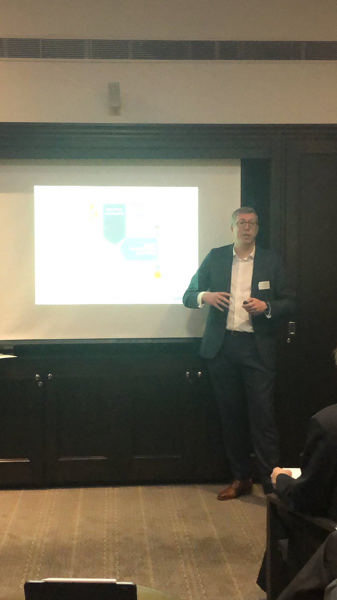 EditorBriefings's tweet photo. No need to introduce Steve Brambley from @gambica he’s an editors’ briefings stalwart as is @susan_scurlock  who is up next #IIoT #data #engineering with @beckhoff @igusUK @primaryengineer https://t.co/QbcTswGcHw