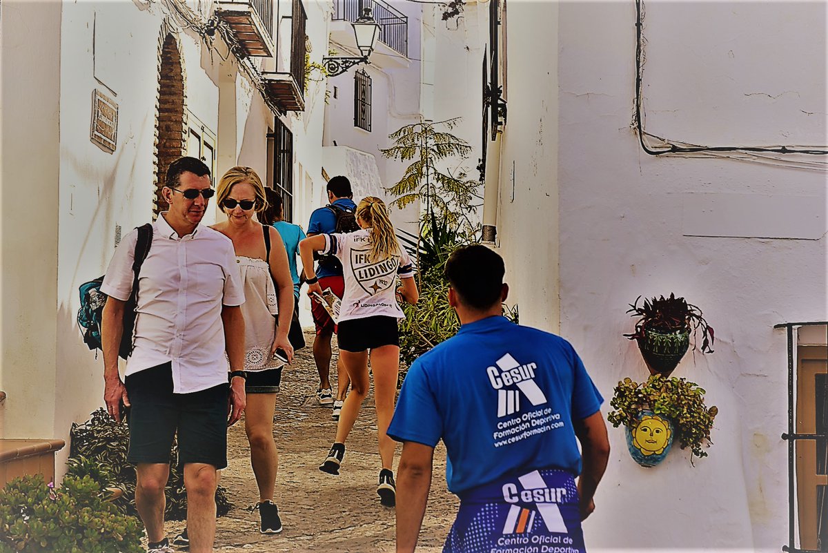 cesurformacion's tweet photo. Los alumn@s de #CesurPTA (Málaga) han podido conocer todos los rincones de Frigiliana, participando en el Málaga Orienteering Sprint Camp 2020 #MOSC2020 como parte del módulo de "Actividades físico-deportivas individuales". #TURISMOYDEPORTE #TSEAS #FP #HaztePro https://t.co/yiUZz9ankQ