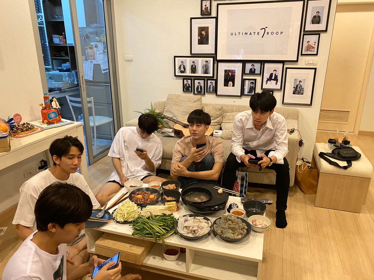 ZaanookJukkroww's tweet photo. เข้าไปที่ Youtube : UltimateTroop official   2 ทุ่มนะจ้า #TheUltimatetalk https://t.co/ytzUlFdydc