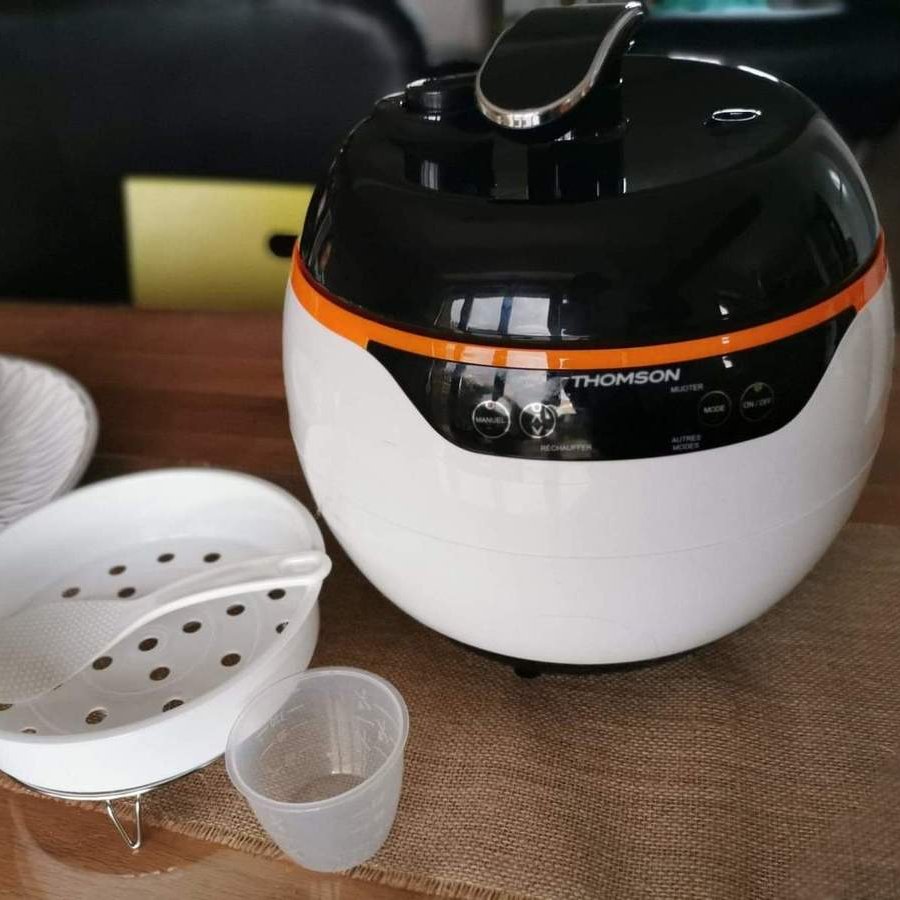 Thomson_FRA's tweet photo. "Le Creacook Express, mon nouvel allié en cuisine" !
@lesperles2maman teste pour vous notre multicuiseur : le #CreaCookExpress ! 😋
▶️ https://t.co/mn3KuAsFyF #ThomsonÉlectroménager https://t.co/JaB3wuQXCg