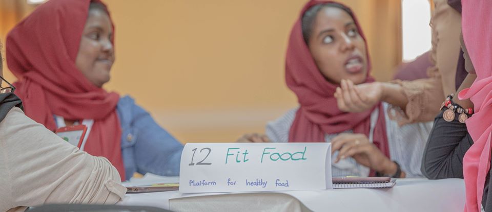 SWKH17's tweet photo. اليوم الثاني : الفرق (10) اثناء العمل على تطوير الافكار
Day 2: Teams working on developing their ideas
#startupweekendwomen #startupweekend #IECSudan #entrepreneurship #sudan #startupweekendwomenkhartoum
#SWKH #SWW #womenempowerwomen #March2020 #womenpower #SWWKH2020 https://t.co/ix3zEfr67k