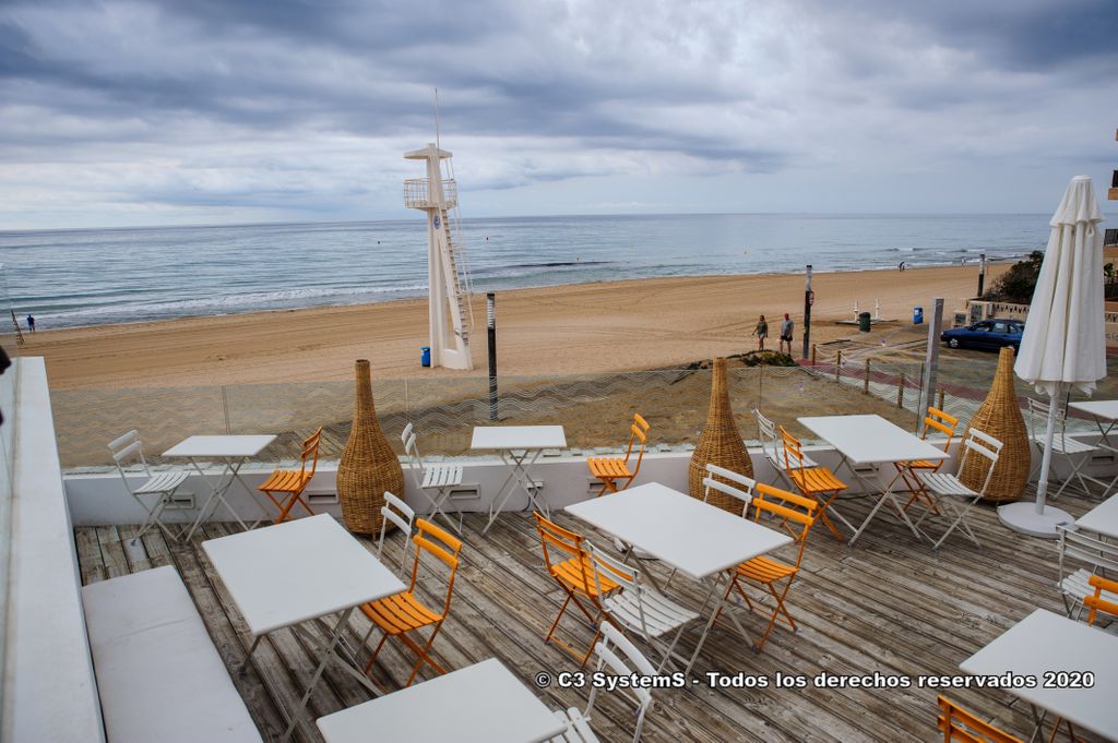 Las barandillas de cristal SEEGLASS PRO se adaptan perfectamente a terrazas de establecimientos de hostelería. Además, los hoteles son perfectos establecimientos para su instalación debido a las numerosas posibilidades.
buff.ly/2IlNgAl

#barandillasdecristal #barandillas