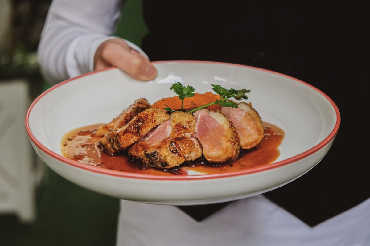 Our weekend lunch menu is a great 2 or 3 course option. Available Saturday 12pm to 4pm and Sunday 12pm to 6pm.

Even better? It’s accompanied by our live jazz band from 2-5pm every Saturday &amp; Sunday. 🎷🎺