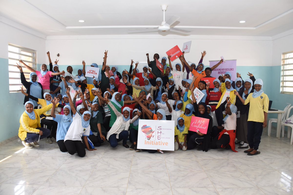 SHE_Initiative_'s tweet photo. Photospeaks: Building the self confidence of girls in Africa is our collective responsibility. Join this movement - one girl at a time
#girlpower #womenempowerment #communitydevelopment #equality4all #abuja #kaduna #africa #nigeria #trendingnow #SHEInitiative  #hmsschoolkaduna https://t.co/g5XbBwQmMl