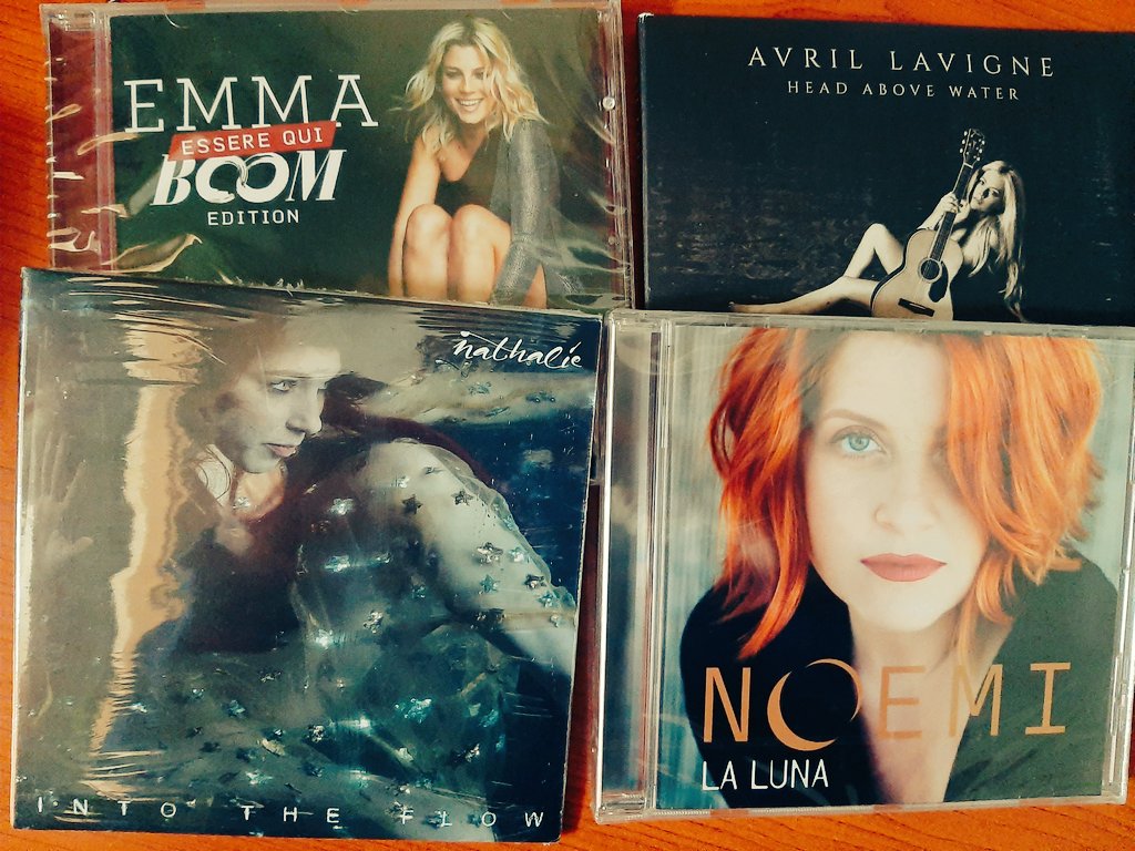 Marco_p3's tweet photo. Ho deciso che questo diventa il thread dei miei acquisti online, perché sì. 
Arrivati ieri: 
#EssereQui @MarroneEmma
#HeadAboveWater @AvrilLavigne
#IntoTheFlow @NathalieDuNord
#LaLuna @noemiofficial https://t.co/aBt15pyxBd