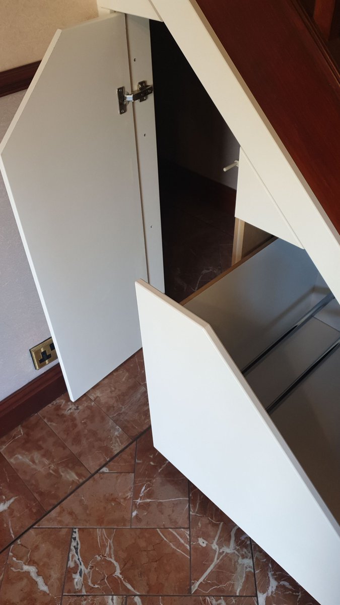 Loving our new under stairs storage from <a href="/closet_clever/">Clever Closet UK</a>, wasted space utilised to excellent effect