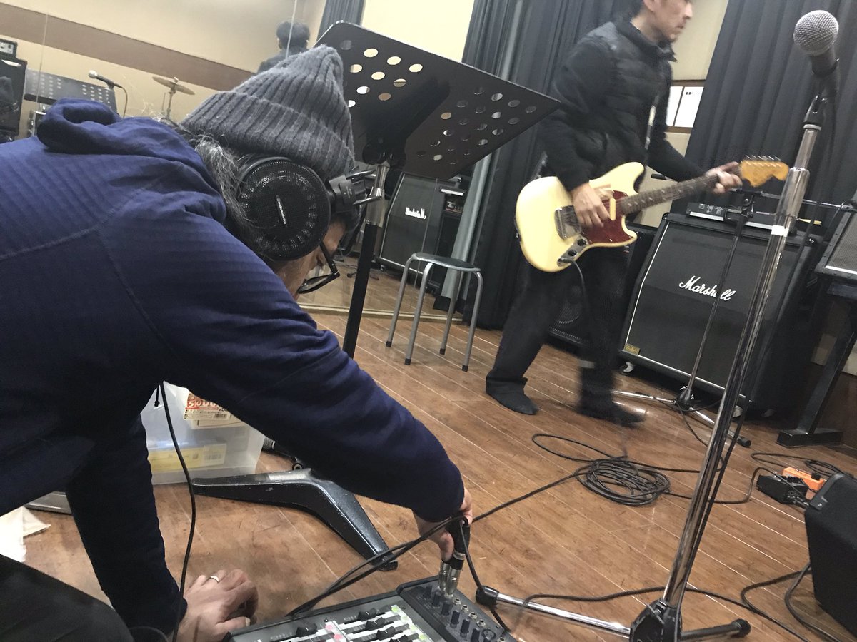 Neggy9Tager's tweet photo. #NICEEVIL
ギターの録ーディングですよ
5月10日
CDデビューですよ(付録つき)
世間の認識ではハードコアらしい https://t.co/sJbDjn0Bac